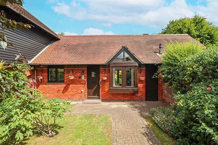 2 Bedroom Bungalow For Sale In Palace Gate, Odiham, Hook, RG29