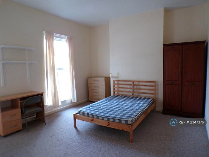 6 Bedroom Semi-Detached House To Rent In Egerton Road, Manchester, M14