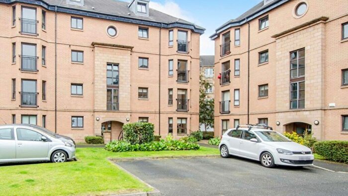 2 Bedroom Flat To Rent In Bed Unfurnished At Nursery St, G41