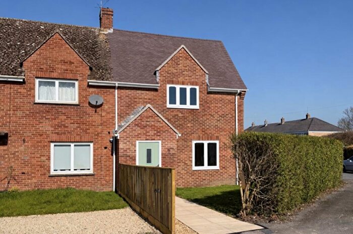 2 Bedroom End Of Terrace House For Sale In Kings Close, Letcombe Regis, OX12