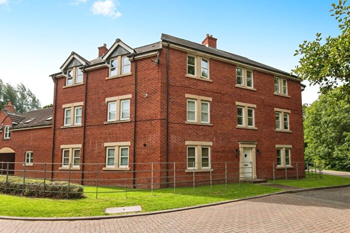 2 Bedroom Flat For Sale In Tidcombe Walk, Tiverton, EX16