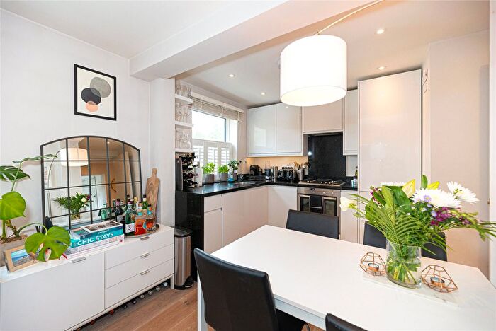 2 Bedroom Flat For Sale In Abberley Mews, London, SW4