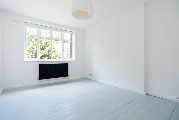 1 Bedroom Flat To Rent In Southside, Carleton Road, N7