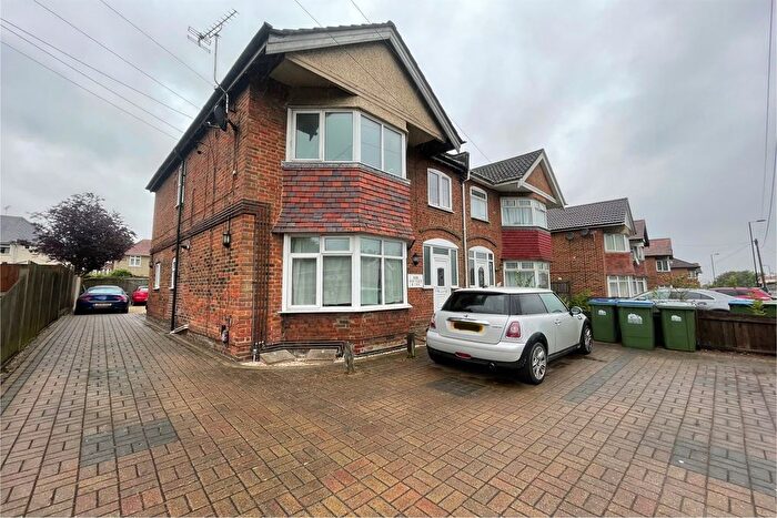 1 Bedroom Flat To Rent In Bitterne Road West, Southampton, SO18