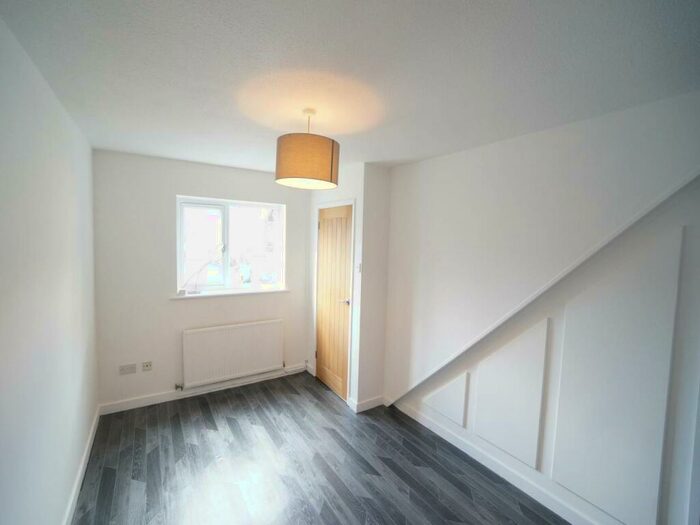 2 Bedroom House To Rent In Mount Street, Bangor, Gwynedd, LL57