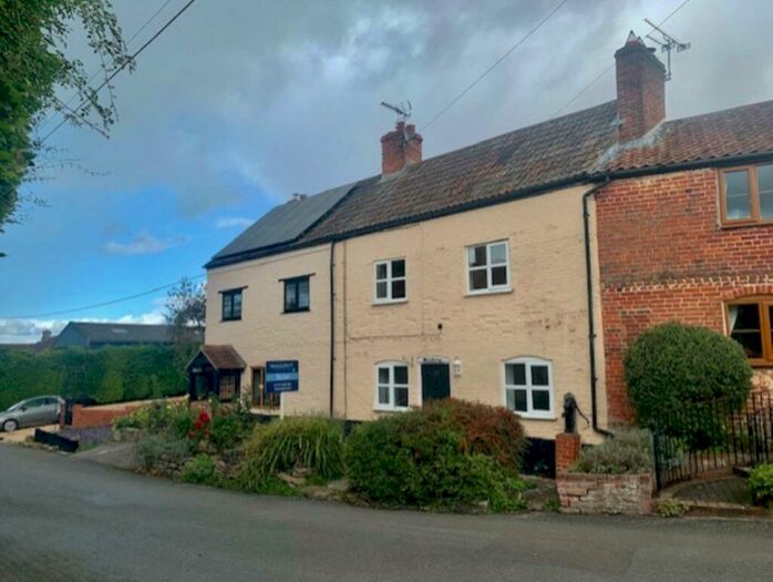 3 Bedroom Terraced House To Rent In Tinhead Road, Edington, BA13