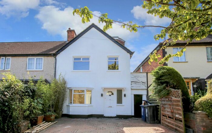 4 Bedroom End Of Terrace House To Rent In Long Drive, Acton, London W3