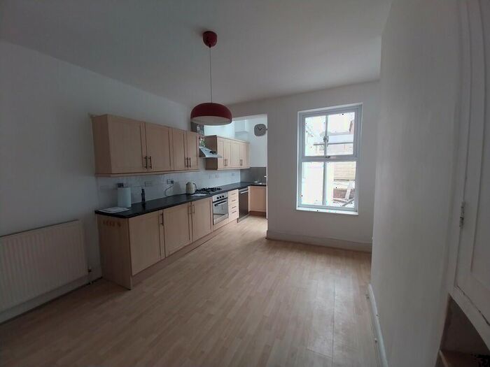 3 Bedroom End Of Terrace House To Rent In Carrfield Road, Heeley, Sheffield, S8