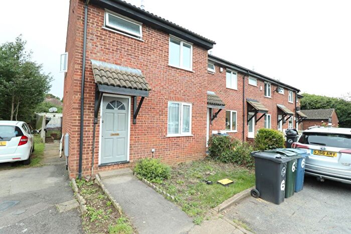 3 Bedroom Terraced House To Rent In Redhouse Close, High Wycombe, HP11