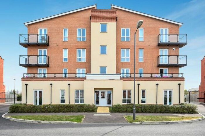 2 Bedroom Flat To Rent In Berryfields, Aylesbury HP18