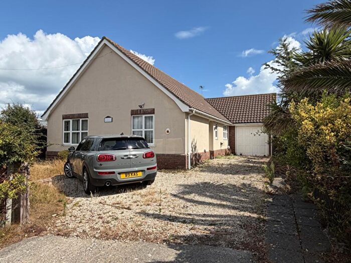 3 Bedroom Bungalow For Sale In Fakes Road, Hemsby, Great Yarmouth, Norfolk, NR29