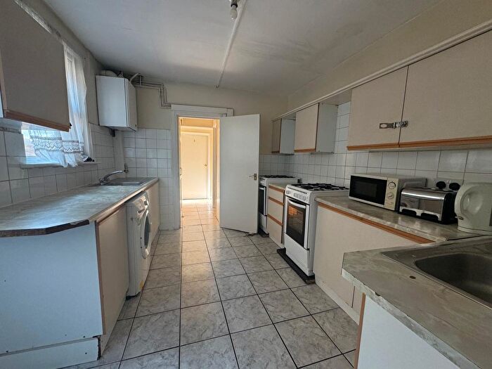 6 Bedroom Terraced House To Rent In Southall, UB2