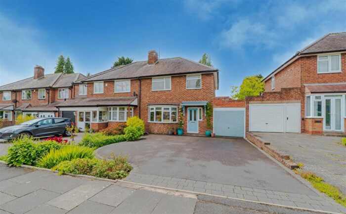 3 Bedroom Semi Detached House For Sale In Hollie Lucas Road, Kings Heath, Birmingham, B13