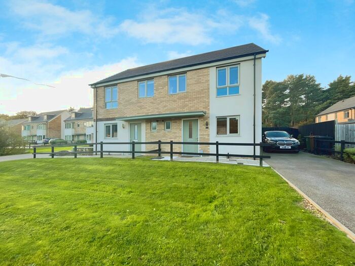 3 Bedroom Semi-Detached House To Rent In Westbrooke Place, Lincoln, LN6