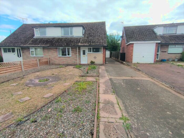 3 Bedroom Semi-Detached House For Sale In Wyndham Drive, Cefn-y-Bedd, Wrexham, Flintshire, LL12