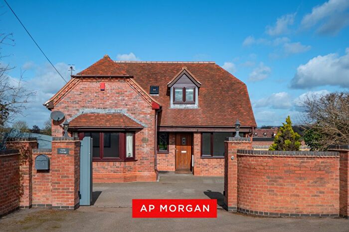 3 Bedroom Detached House To Rent In Woodgate Road, Stoke Prior, Bromsgrove, Worcestershire, B60