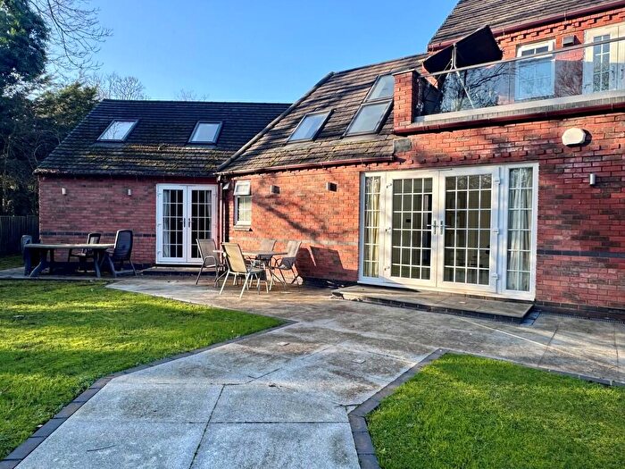 1 Bedroom Apartment To Rent In Cryfield Heights, Gibbet Hill, CV4