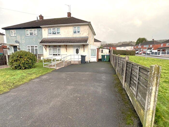 3 Bedroom Semi Detached House For Sale In Dudhill Road, Rowley Regis, West Midlands, B65