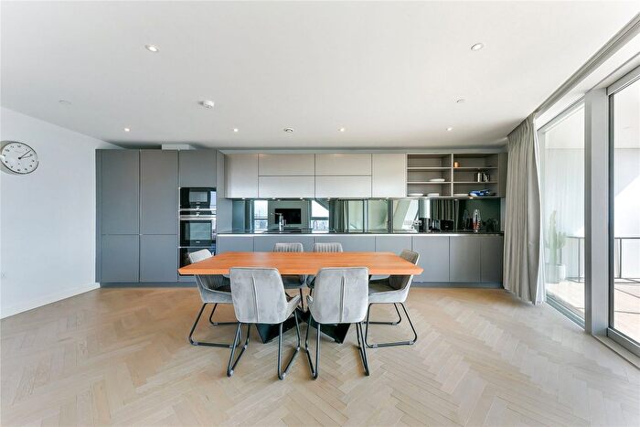 3 Bedroom Flat To Rent In Southwark Bridge Road, London, SE1