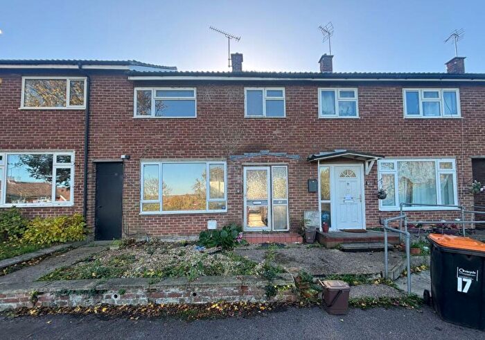 3 Bedroom Terraced House For Sale In Thornview Road, Houghton Regis, Dunstable, Bedfordshire, LU5