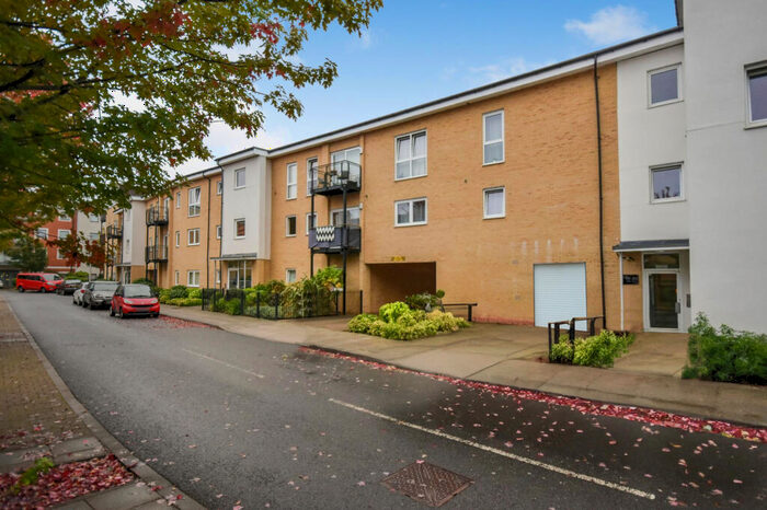2 Bedroom Apartment For Sale In Havergate Way, Reading, RG2