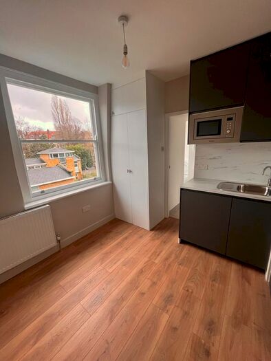 Studio To Rent In Finchley Road, London, NW3