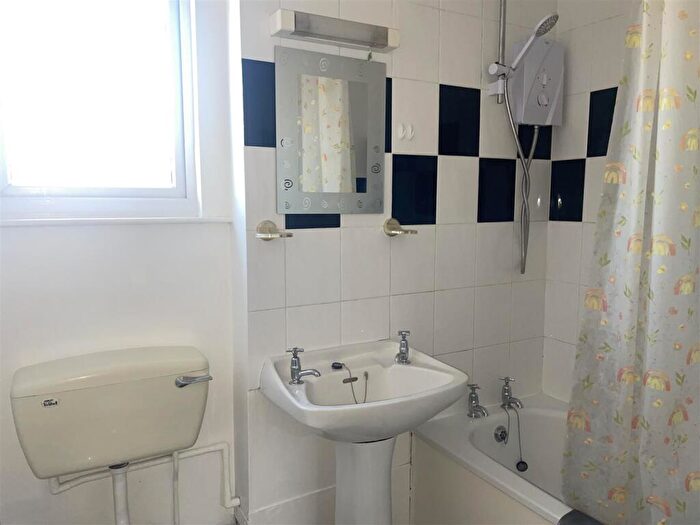 2 Bedroom Apartment To Rent In Ashburton Road, Southsea, Hampshire, PO5