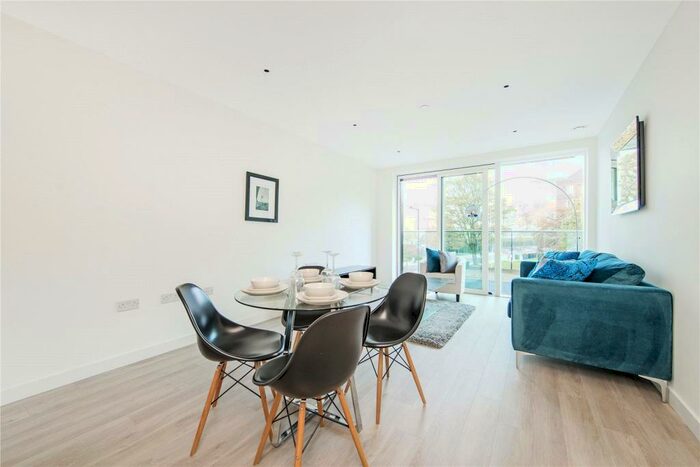 1 Bedroom Apartment To Rent In Devan Grove, London, N4