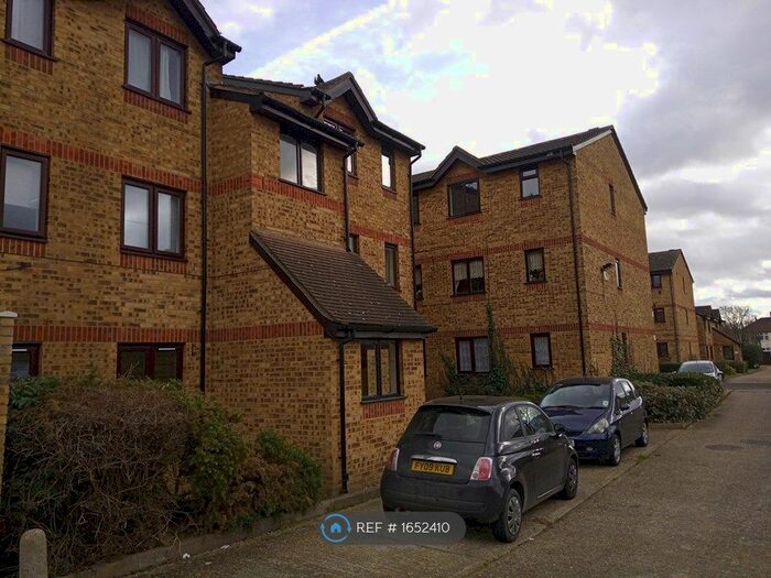 1 Bedroom Flat To Rent In Romford, Romford, RM7