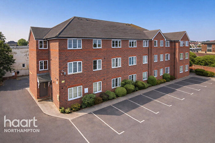 2 Bedroom Flat For Sale In Upper Priory Street, Northampton, NN1