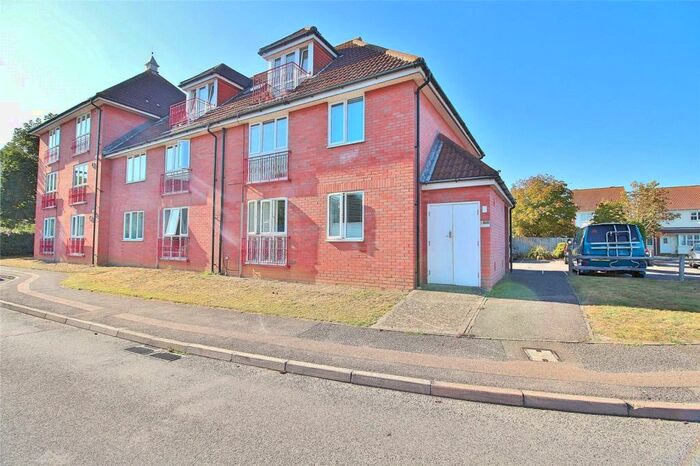 1 Bedroom Apartment To Rent In Hayton Court, Chestnut Walk, Worthing, West Sussex, BN13