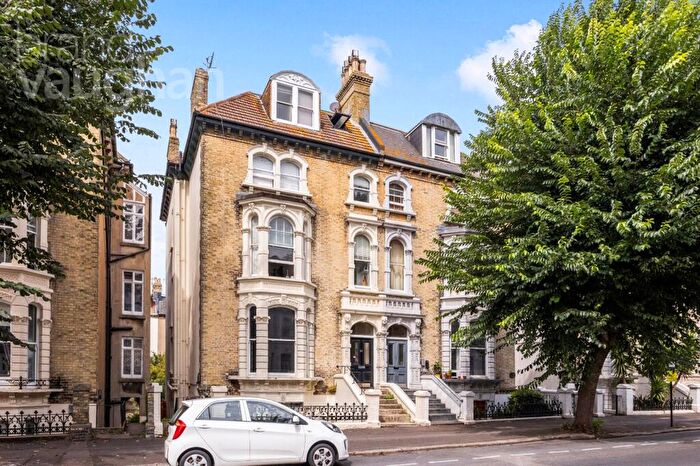 2 Bedroom Flat For Sale In Tisbury Road, Hove, East Sussex, BN3