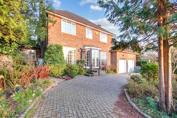 4 Bedroom Detached House For Sale In Acorn Close, East Grinstead, West Sussex, RH19