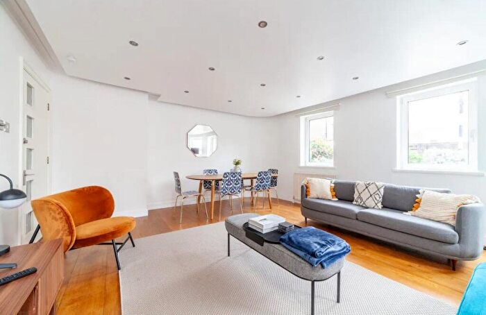 3 Bedroom Flat To Rent In Edward Mews, Redhill Street, NW1