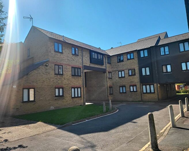 1 Bedroom Flat To Rent In Kipling Court, Greenford Avenue, Hanwell, W7