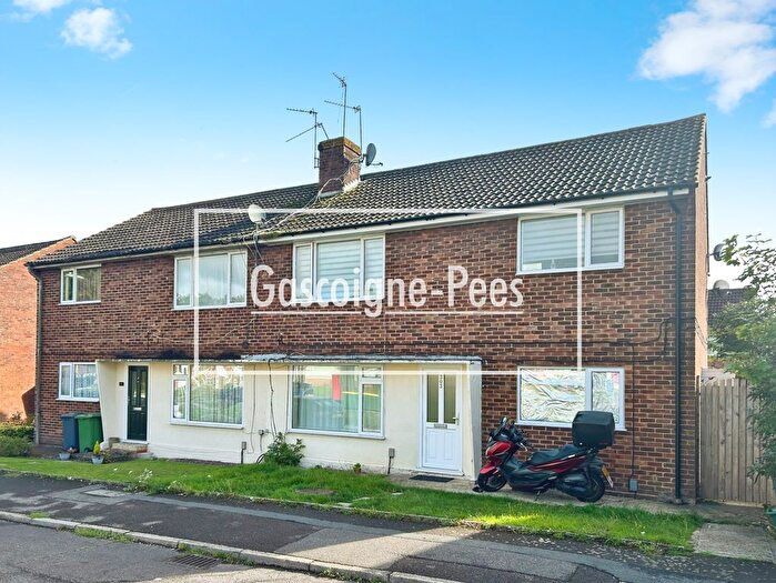 2 Bedroom Maisonette To Rent In Cranbourne Lane, Basingstoke, RG21