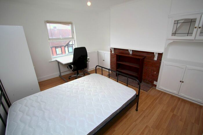 6 Bedroom Maisonette To Rent In Surbiton Road, Kingston Upon Thames, KT1