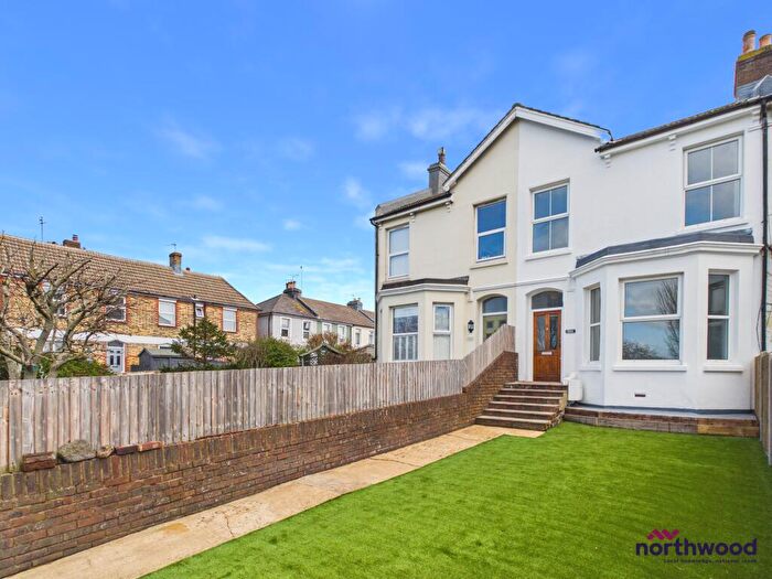 4 Bedroom Terraced House For Sale In Seaside, Redoubt, Eastbourne, BN22