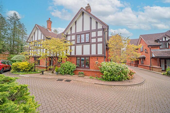 2 Bedroom Apartment For Sale In Avenue Road, Dorridge, B93
