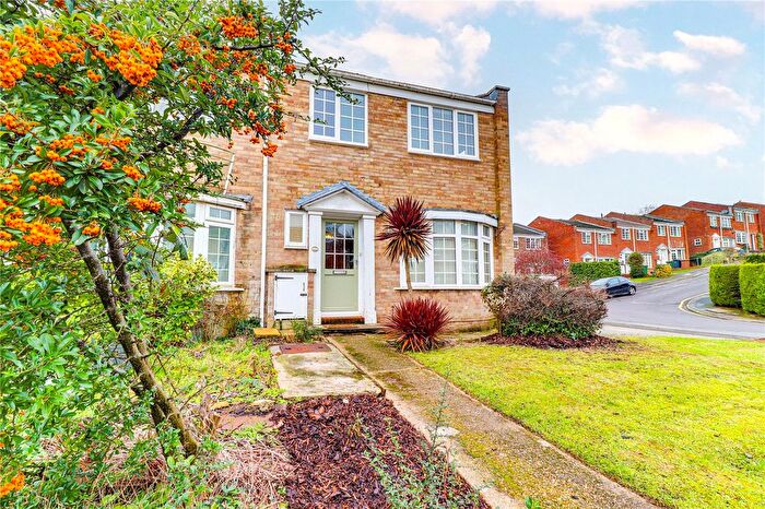 3 Bedroom End Terrace House To Rent In Sandalwood, Guildford, Surrey, GU2
