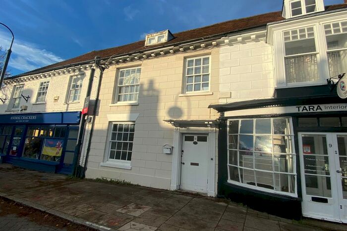3 Bedroom Terraced House To Rent In Dragon Street, Petersfield, Hampshire, GU31