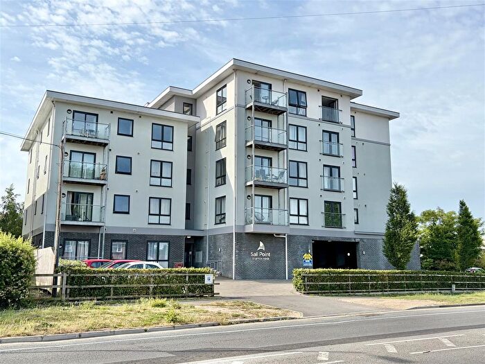 2 Bedroom Flat For Sale In Upton Road, Poole, BH17