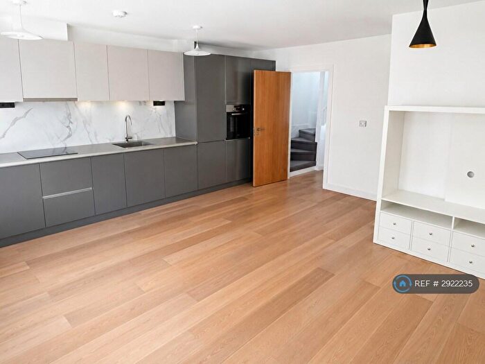 3 Bedroom Flat To Rent In Lita House, London, SE25