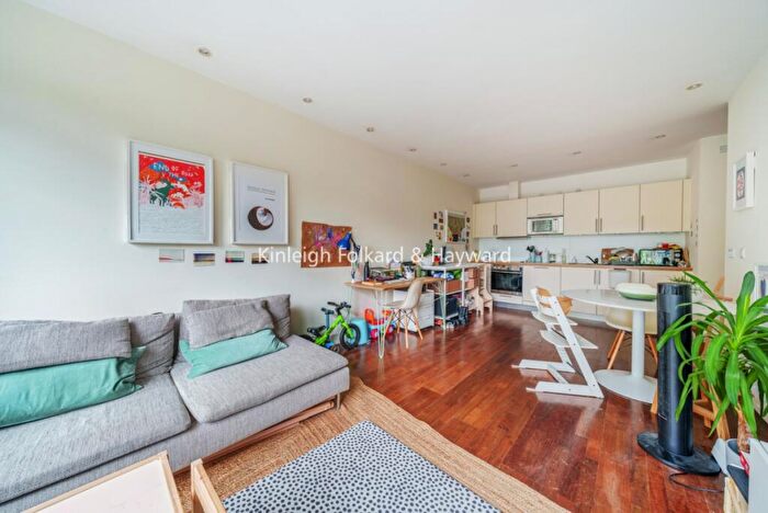 2 Bedroom Flat To Rent In Crouch End Hill, Crouch End, London, N8