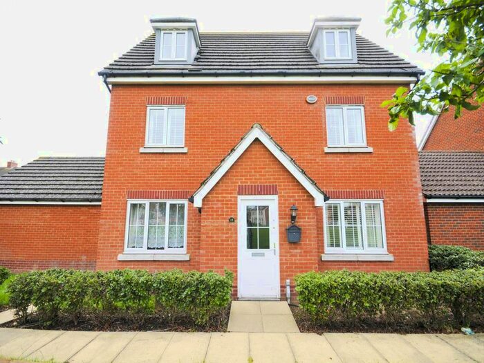 6 Bedroom Property To Rent In Queen Bee Court, Hatfield, Hertfordshire, AL10