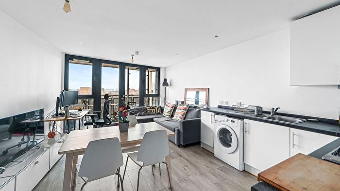 1 Bedroom Flat For Sale In Taylor Place, London, E3
