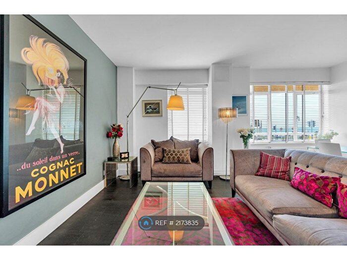 3 Bedroom Flat To Rent In Kings Road, Brighton, BN1