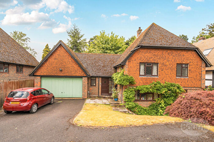 4 Bedroom Detached House For Sale In Broad Ha'penny, Wrecclesham, Farnham, Surrey, GU10