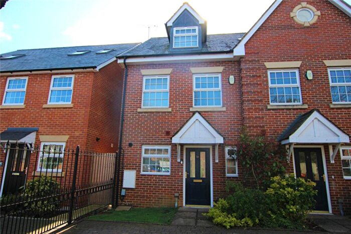 3 Bedroom House To Rent In Friars Walk, Dunstable, LU6