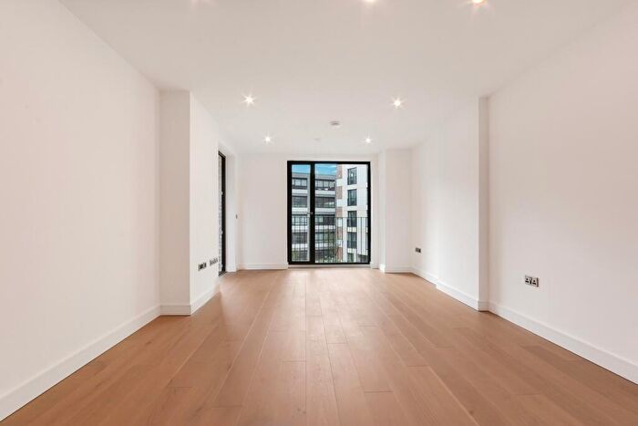 2 Bedroom Apartment To Rent In Rosewood Building, London, E2